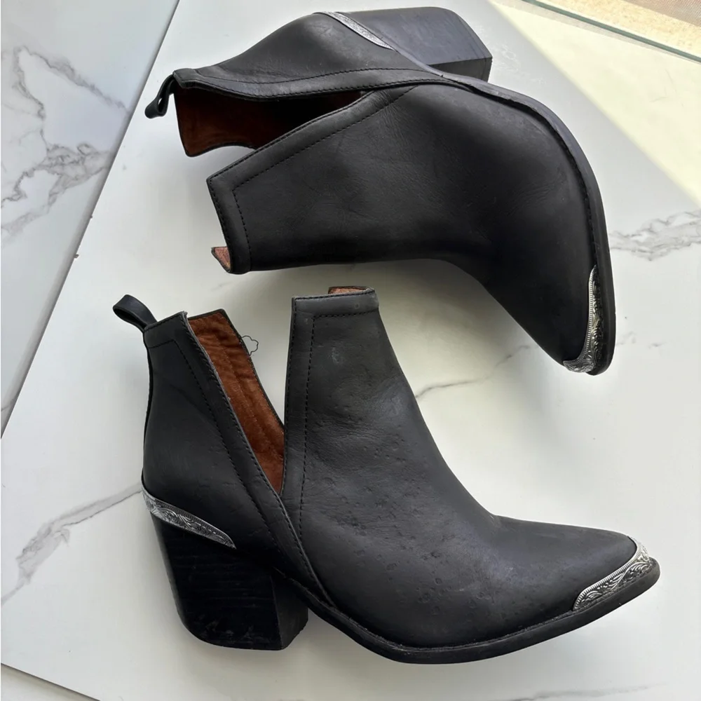 Jeffrey Campbell sz 7 Cromwell Cutout Western Boot black Leather metal Accents